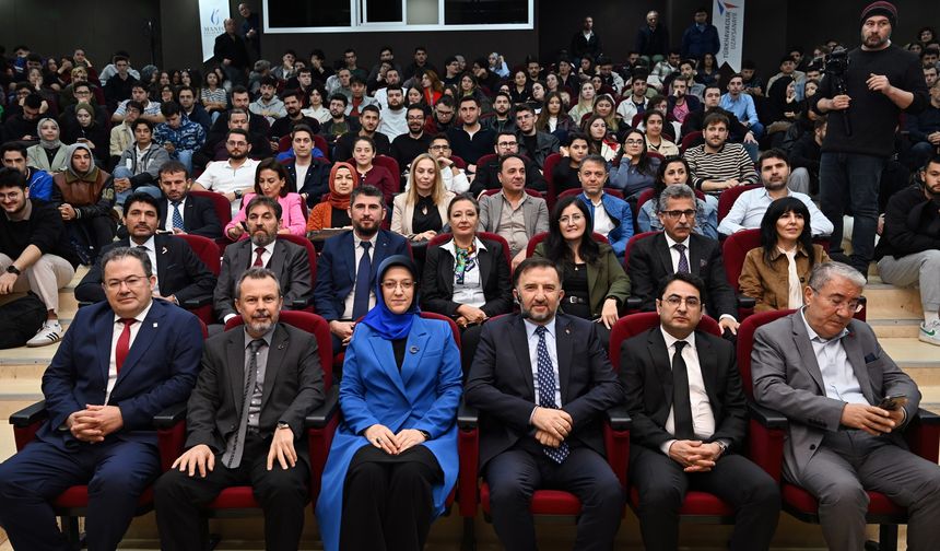 TUSAŞ Genel Müdürü Demiroğlu'ndan öğrencilere konferans