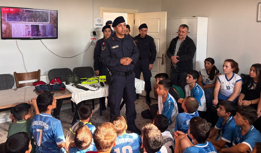 Salihli Adalaspor'dan jandarmaya teşekkür