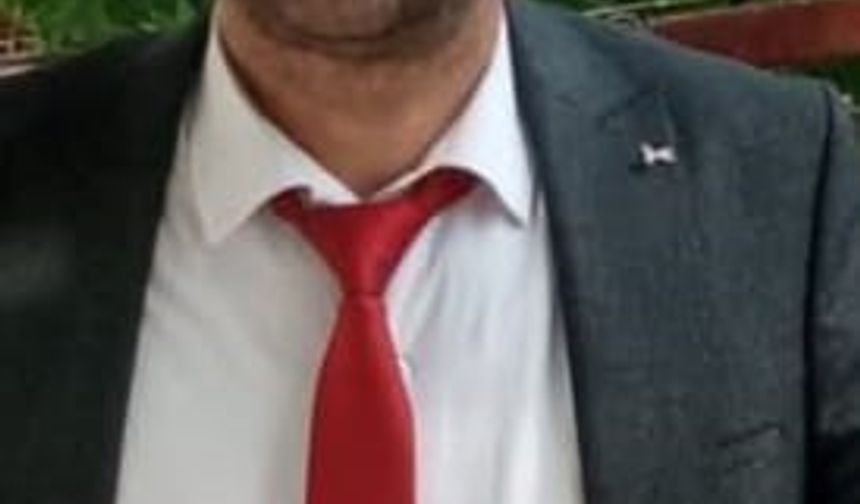 Devrilen traktörün altında kalan sürücü hayatını kaybetti