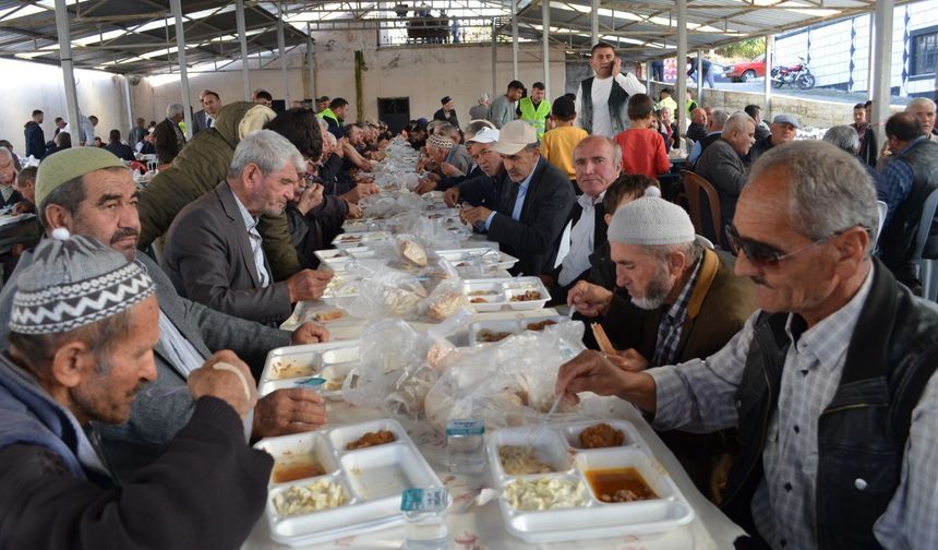 Güneşli'de 7 bin kişi aynı sofrada buluştu
