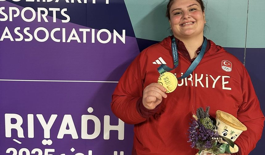 Rektör Kibar'dan judonun altın kızı Hilal Öztürk’e tebrik