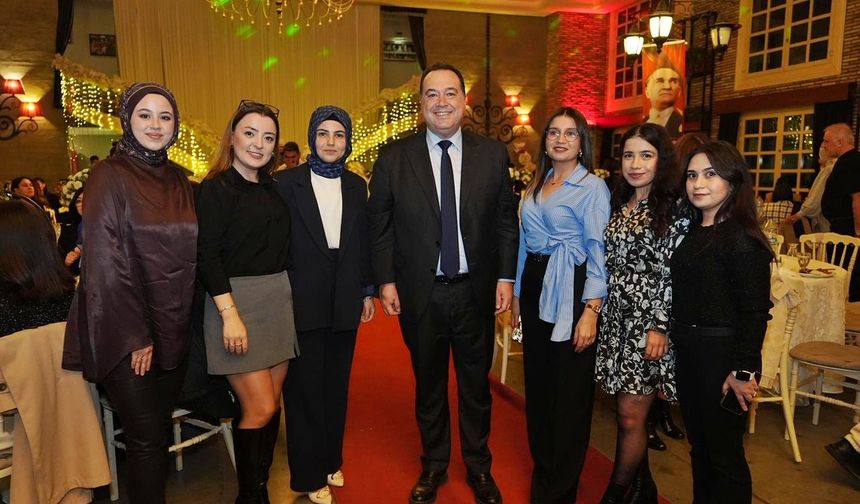 Manisa'da öğretmenlere çifte bayram