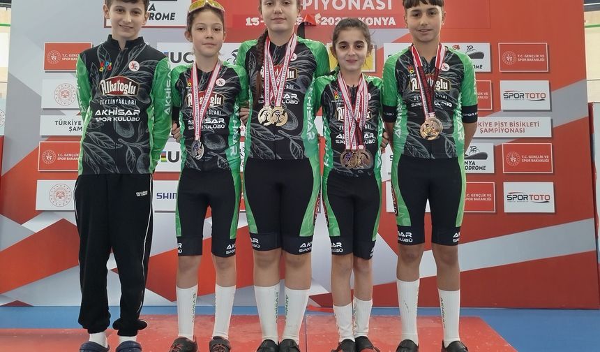 Akhisarlı bisikletçiler Konya Velodromu’nda kürsüye damga vurdu