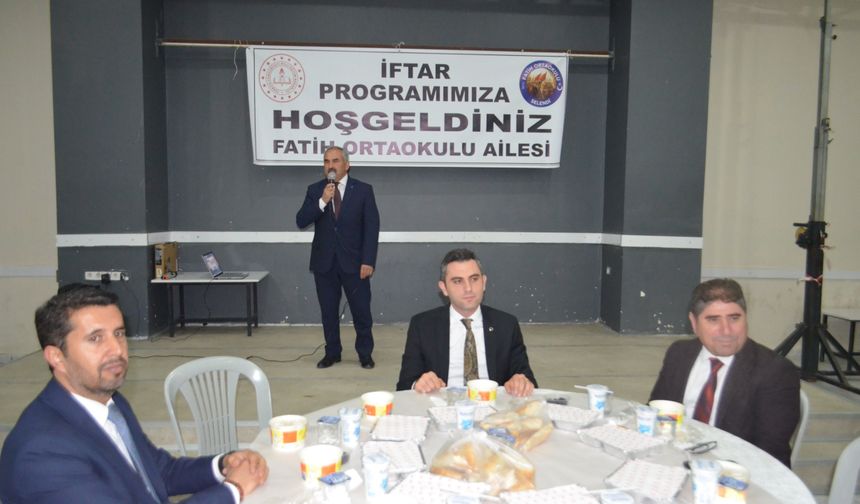 Selendi'de eğitim camiası aynı sofrada buluştu