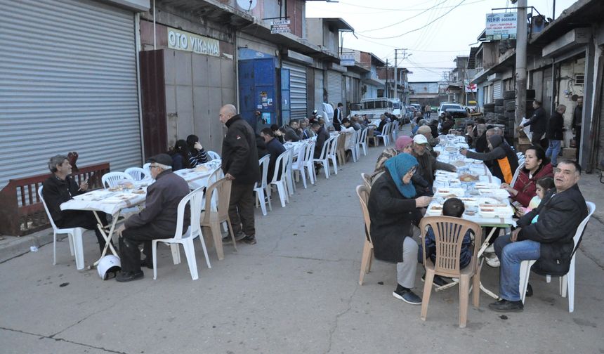 Salihli Eski Sanayi Esnafı 14. geleneksel iftarda buluştu