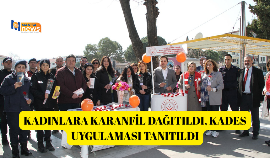 Kadınlara karanfil dağıtıldı, KADES uygulaması tanıtıldı
