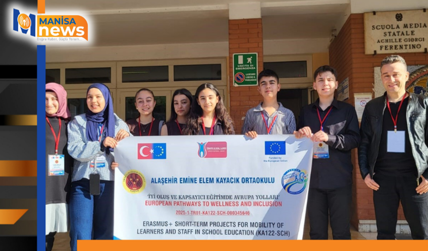 Alaşehirli öğrenciler İtalya'da Türkiye'yi temsil etti
