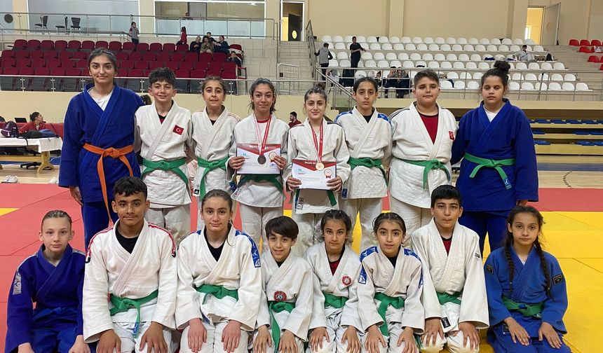 Salihlili judocular, Bilecik’ten madalyalarla döndü