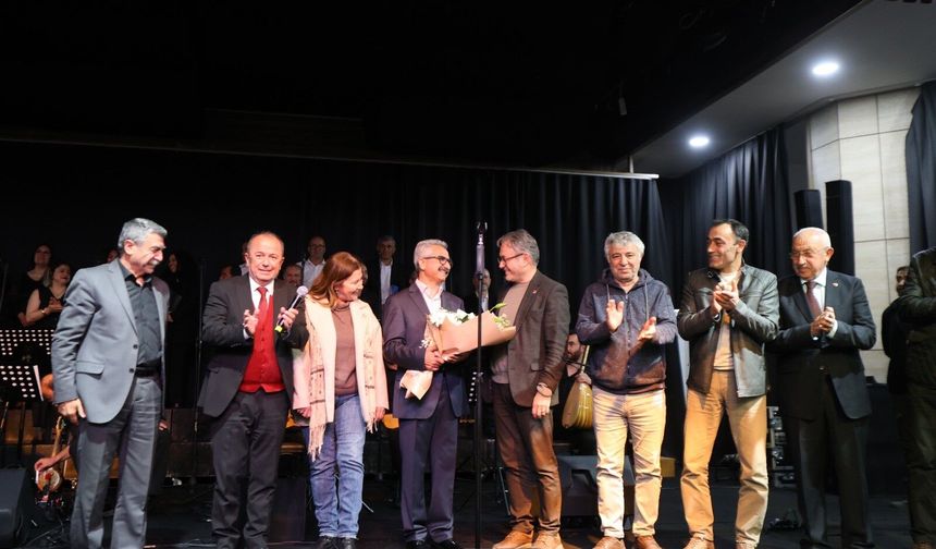 Anadolu türküleri Yunusemre'de yakalandı