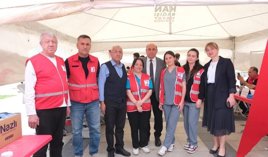 Vatandaşlardan Kızılay’ın kan bağışı kampanyasına destek