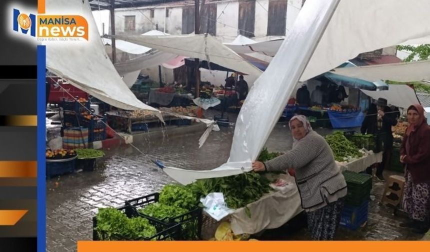 Selendi'de lodos ve sağanak hayatı felç etti