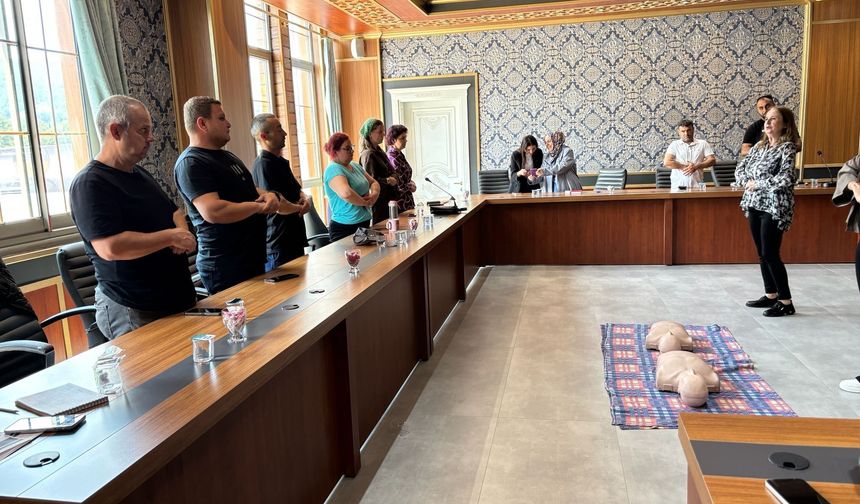 Yunusemre Belediyesi personeline ilkyardım eğitimi