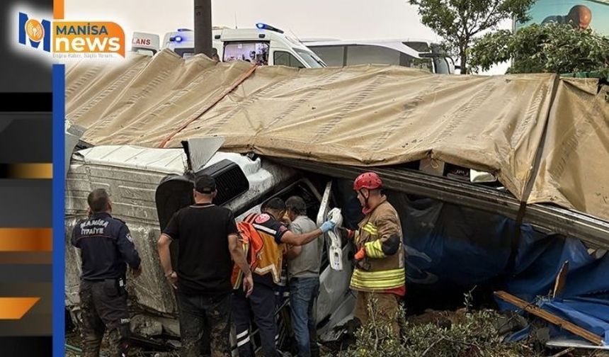 Kula'da zincirleme kaza; 2 ölü, 4 yaralı