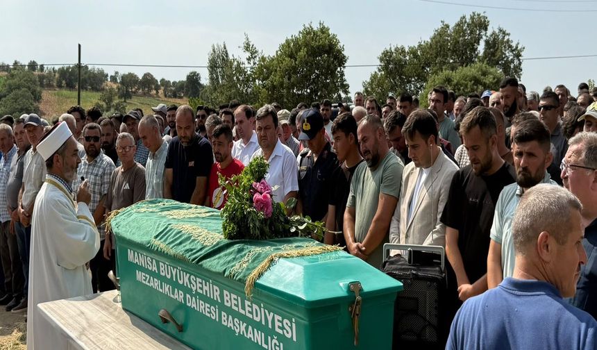 Minik Fikri gözyaşları ve dualarla son yolculuğuna uğurlandı
