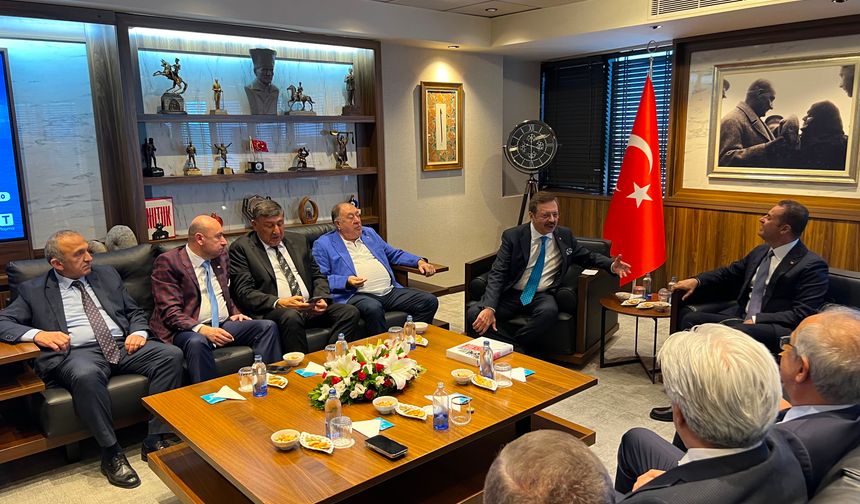 BAŞKAN YILMAZ, HİSARCIKLIOĞLU’NUN BALIKESİR PROGRAMINA KATILDI