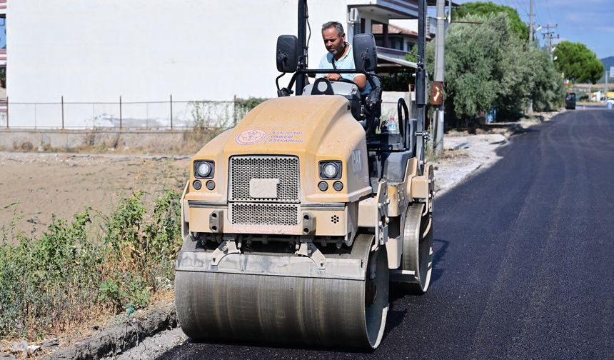Gölmarmara NATO Caddesi’nde sıcak asfalt çalışması başladı