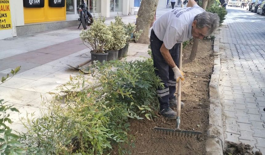 Şehzadeler’de parklar dört mevsim bakımlı tutuluyor