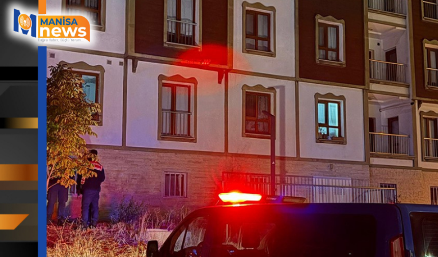 Dengesini kaybeden 17 yaşındaki kız 3. kattan yere düştü