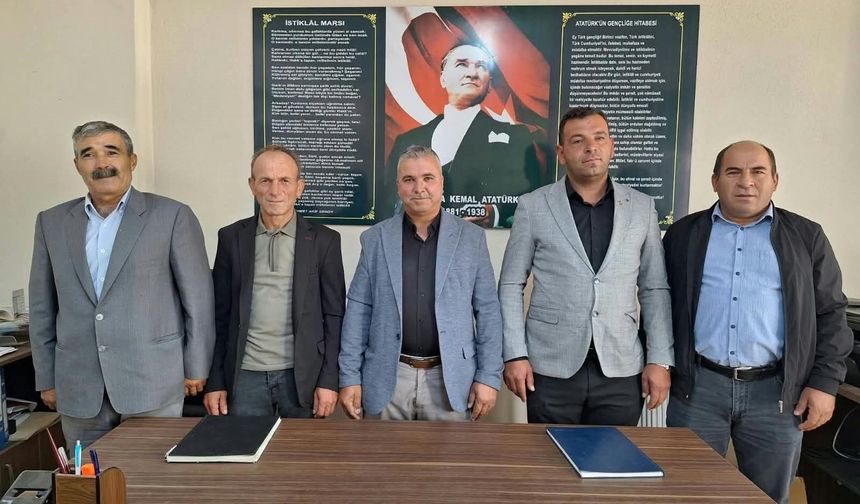 Selendili muhtarların yeni Başkanı Zeki Kartal oldu