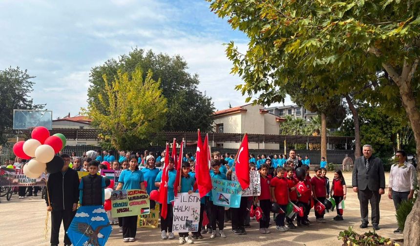 Sarıgöllü öğrencilerden Gazzeli çocuklar için anlamlı etkinlik
