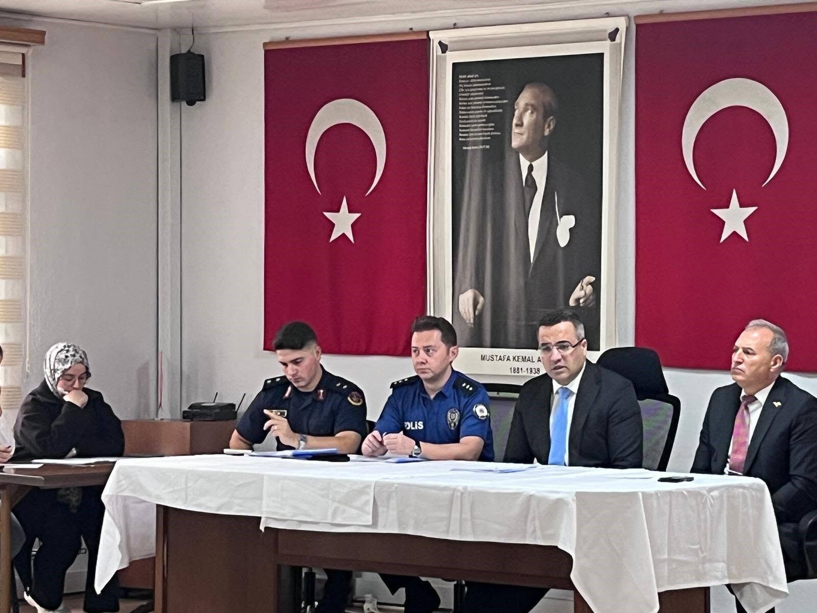 Sarıgöl'de okullardaki güvenlik tedbirleri masaya yatırıldı