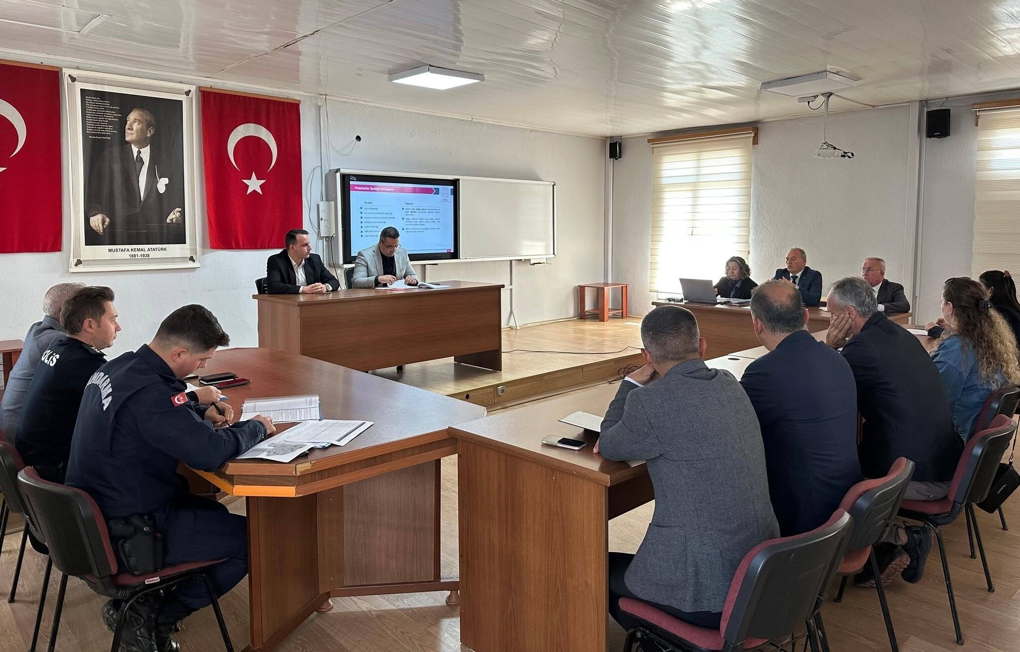 Sarıgöl’de okullar için tedbirler masaya yatırıldı